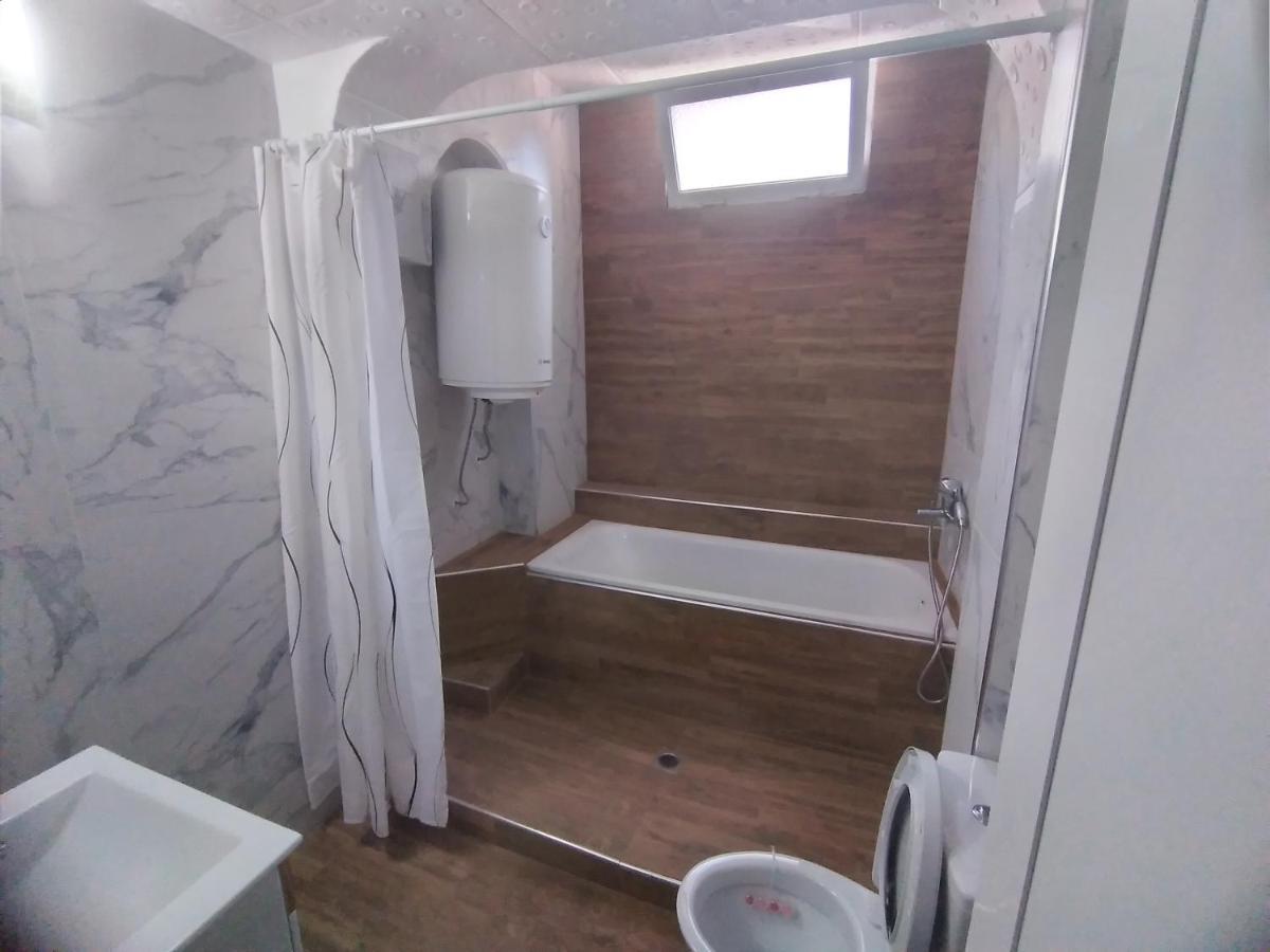 The Center Apartments Comfort Sandanski Luaran gambar