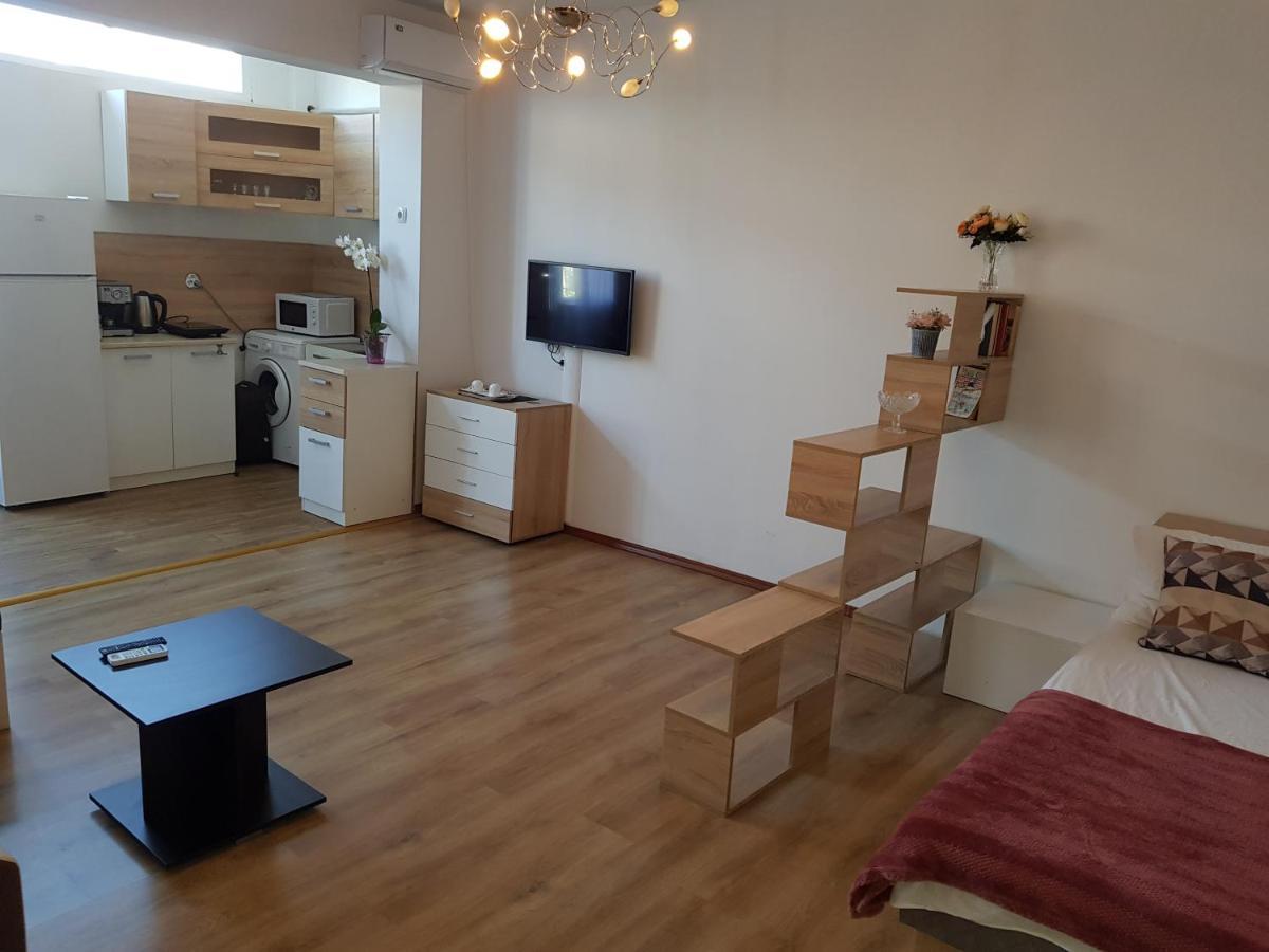 The Center Apartments Comfort Sandanski Luaran gambar
