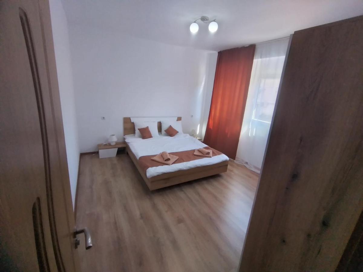 The Center Apartments Comfort Sandanski Luaran gambar
